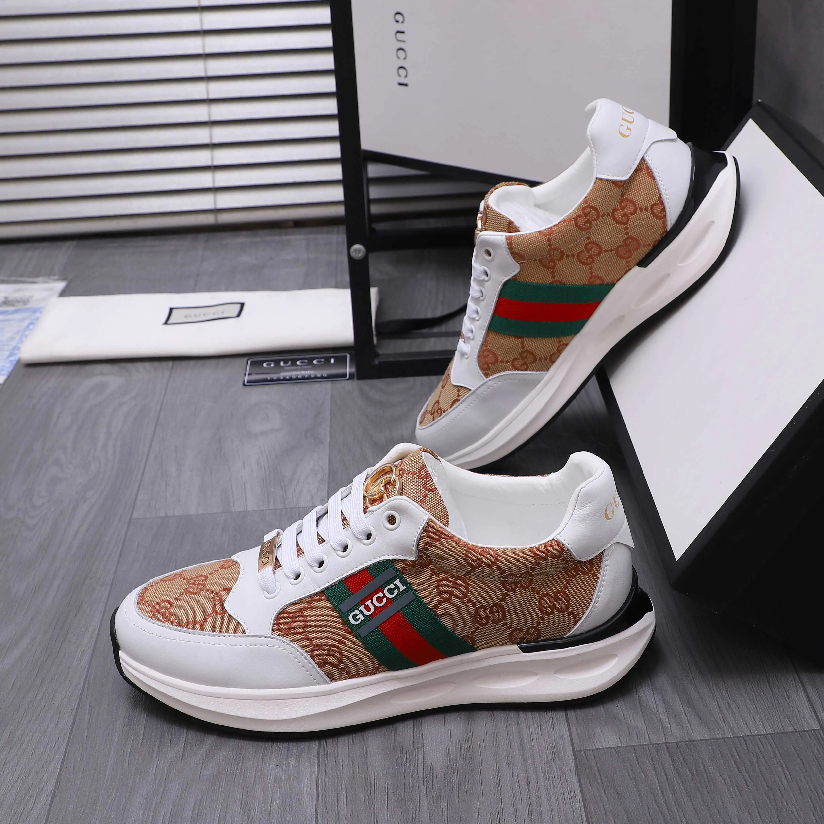 Men's shoes 💰442 Product trademark: GUCCI "Gucci" casual shoes Regular size: 38-45 (45 is custom-made and non-returnable) Product materials: Selected cowhide stitching breathable woven upper, pigskin lining, rubber outsole